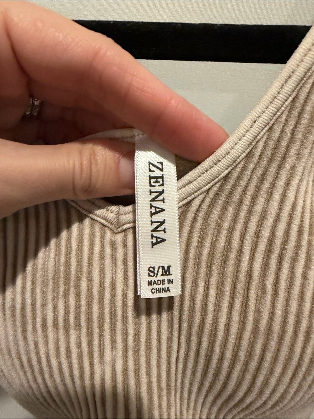 Brand new Zenana Outfitters Ribbed V-Neck Cropped Tank in Light Beige size S/M. - Picture 2 of 4